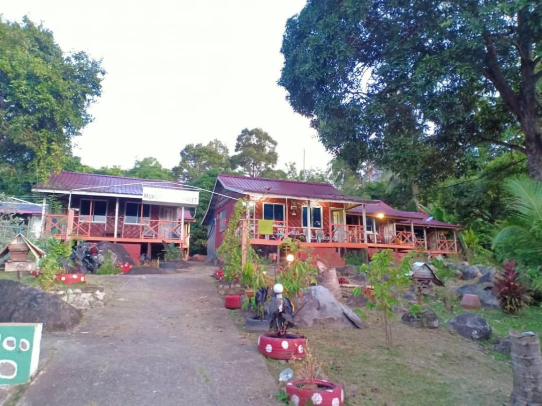 Mukut Coral Chalet Hotel Kampong Mukut Exterior photo